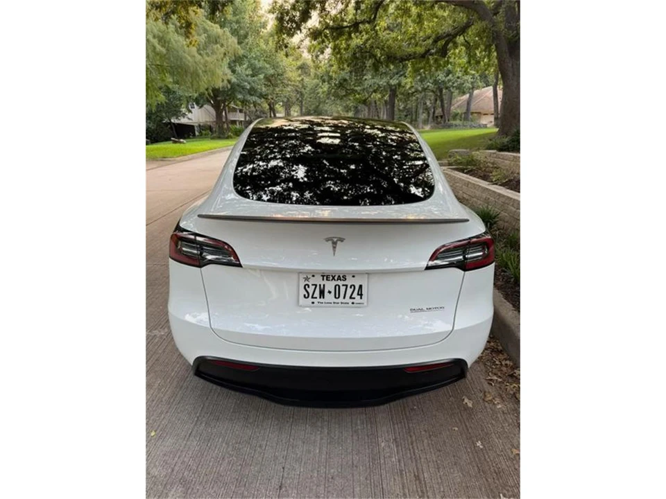 2023 Tesla Model Y - Image 8 of 11