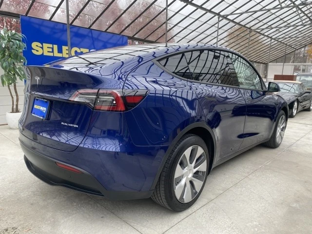 2023 Tesla Model Y - Image 8 of 12