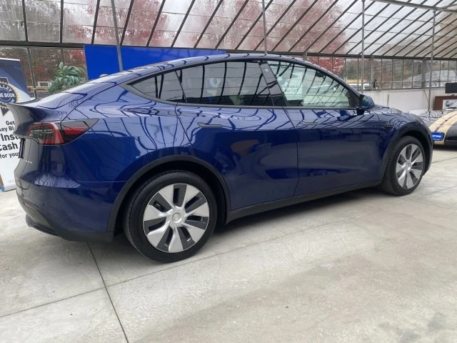 2023 Tesla Model Y - Image 7 of 12
