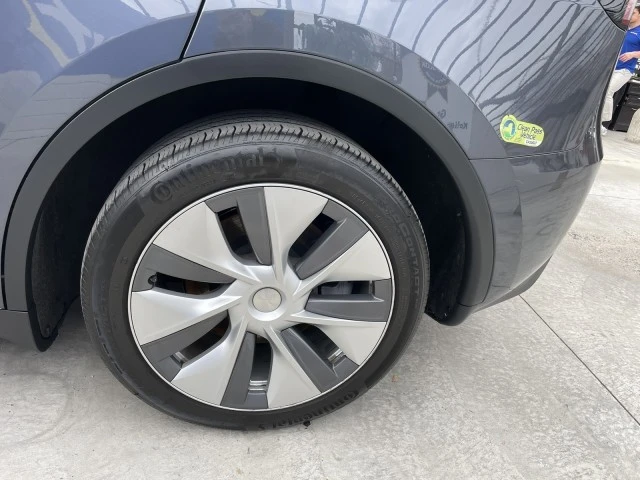 2023 Tesla Model Y - Image 19 of 21
