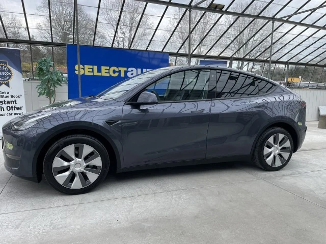 2023 Tesla Model Y - Image 12 of 21