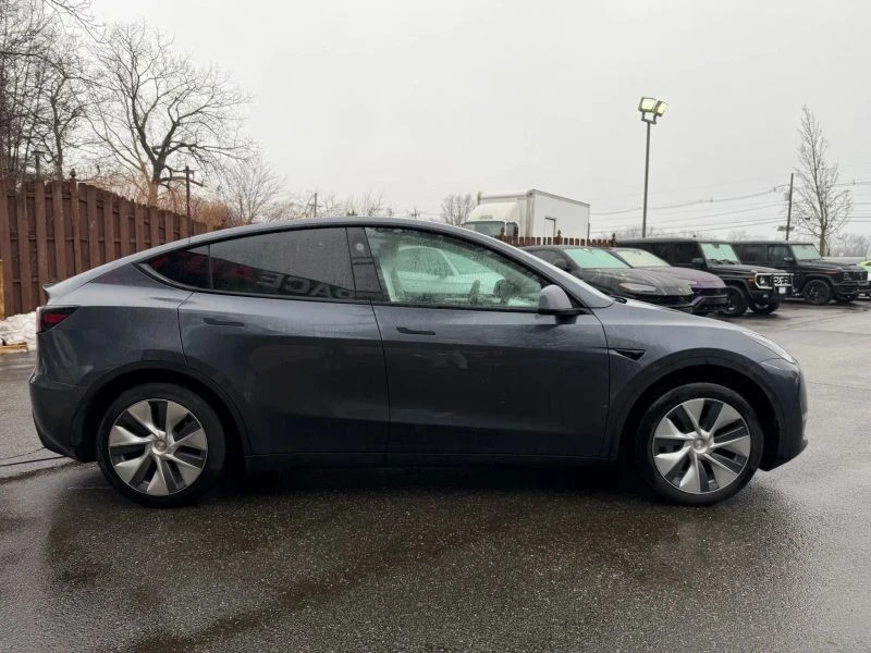 2023 Tesla Model Y - Image 4 of 12