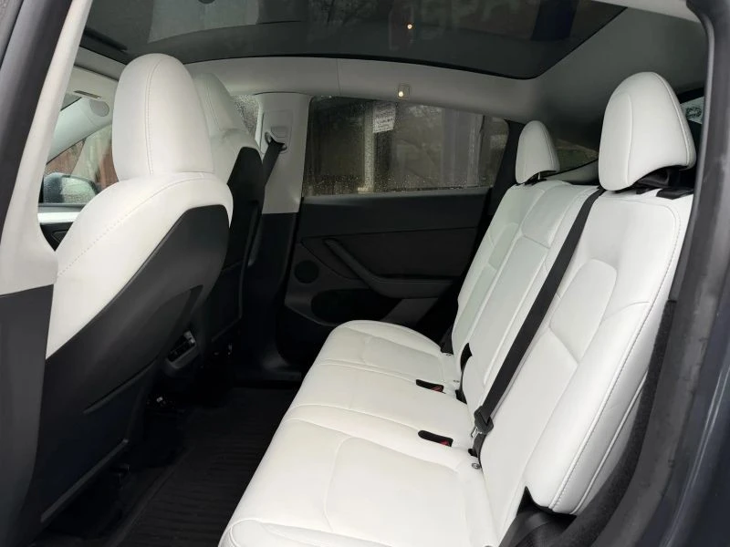 2023 Tesla Model Y - Image 8 of 12