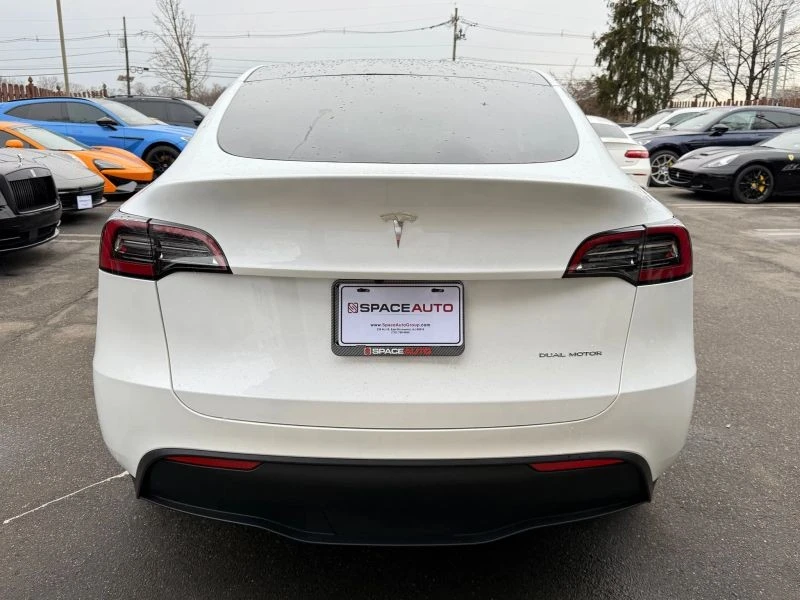 2023 Tesla Model Y - Image 6 of 12