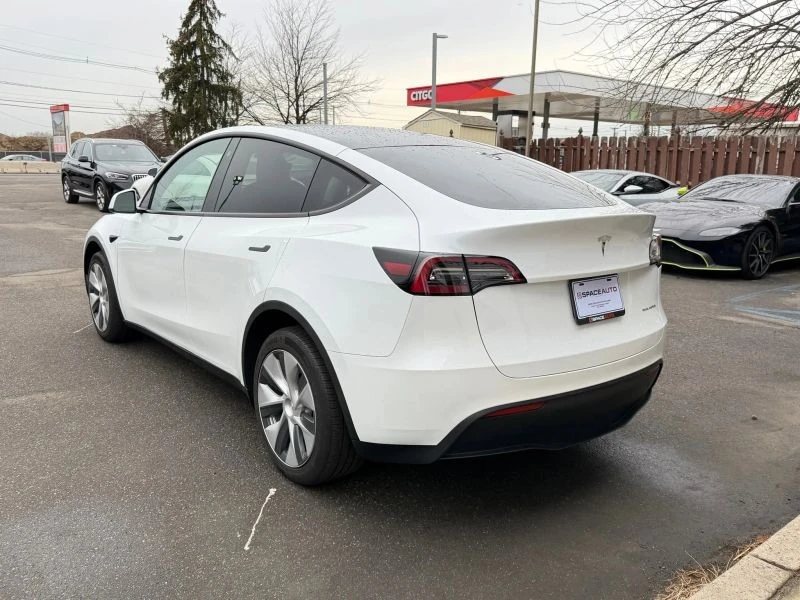 2023 Tesla Model Y - Image 7 of 12