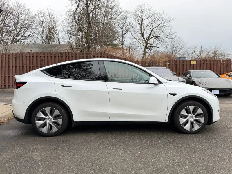 2023 Tesla Model Y - Image 4 of 12
