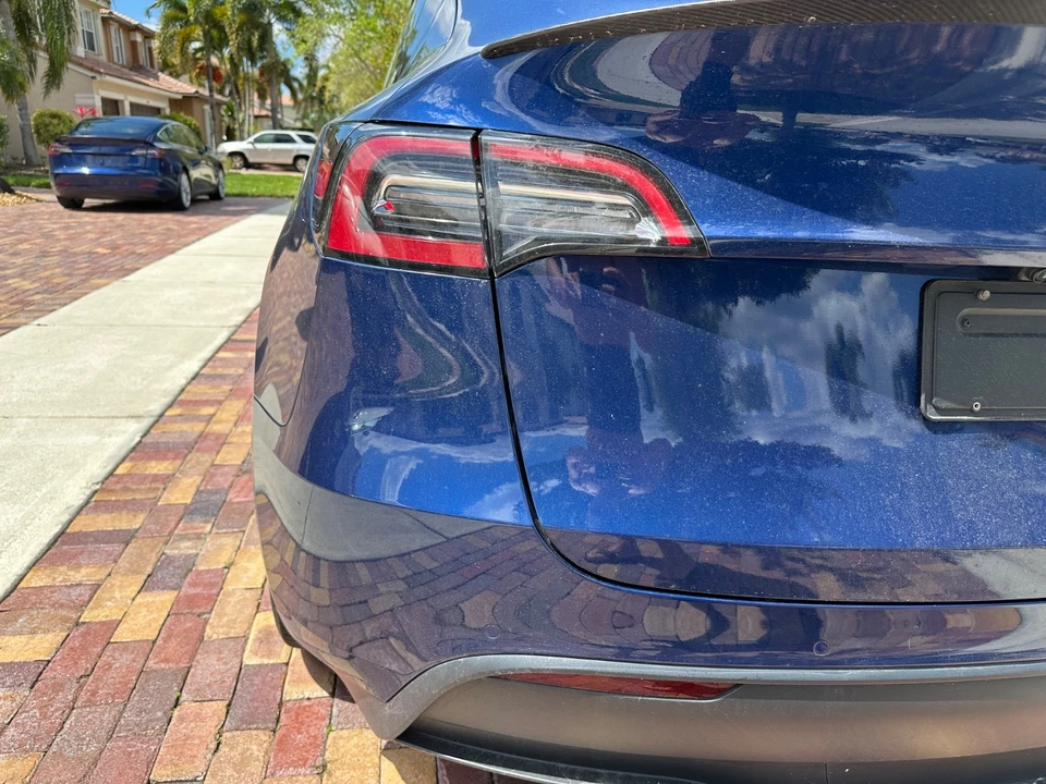 2023 Tesla Model Y - Image 9 of 21
