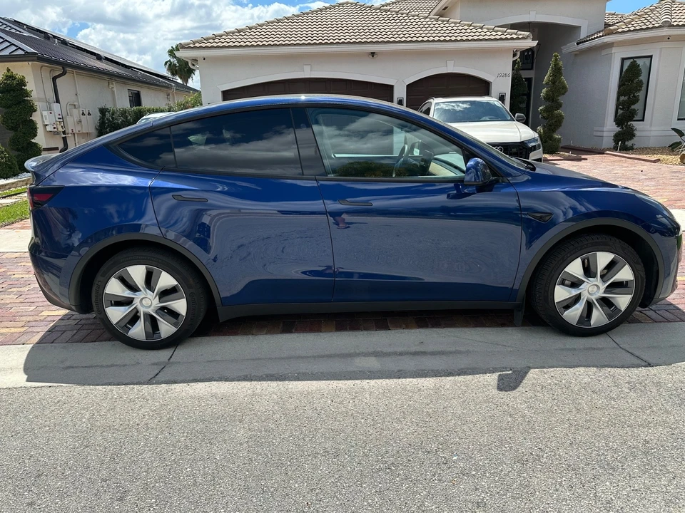 2023 Tesla Model Y - Image 6 of 21