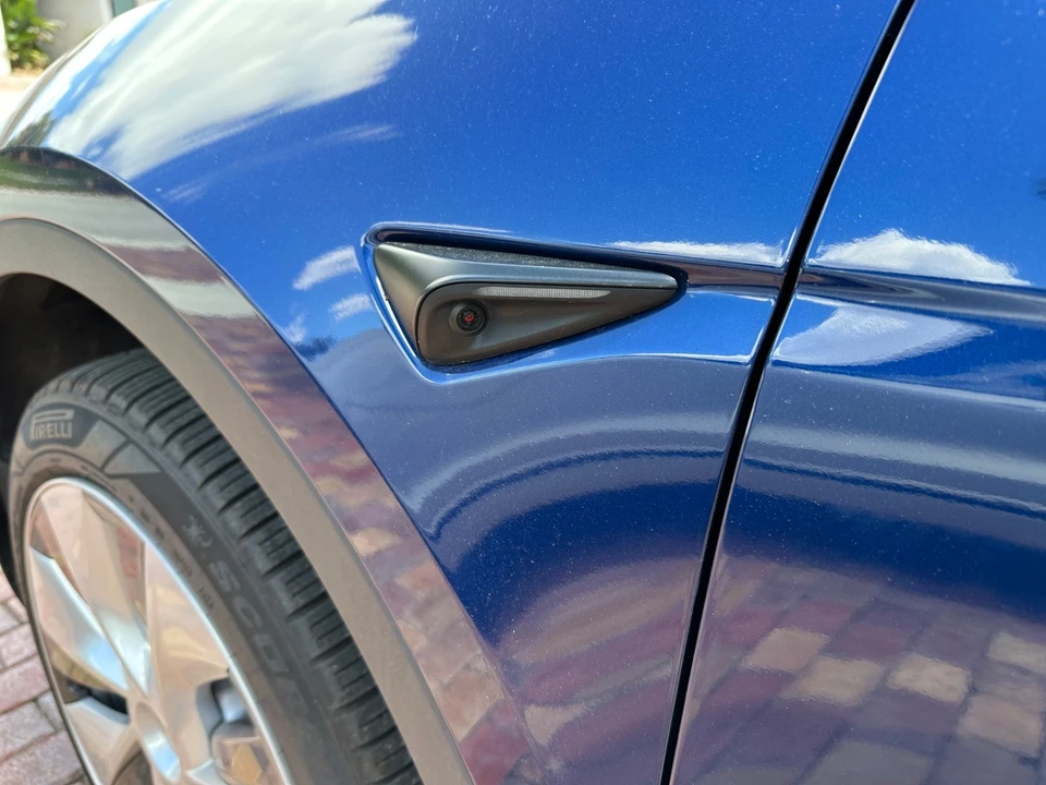 2023 Tesla Model Y - Image 12 of 21