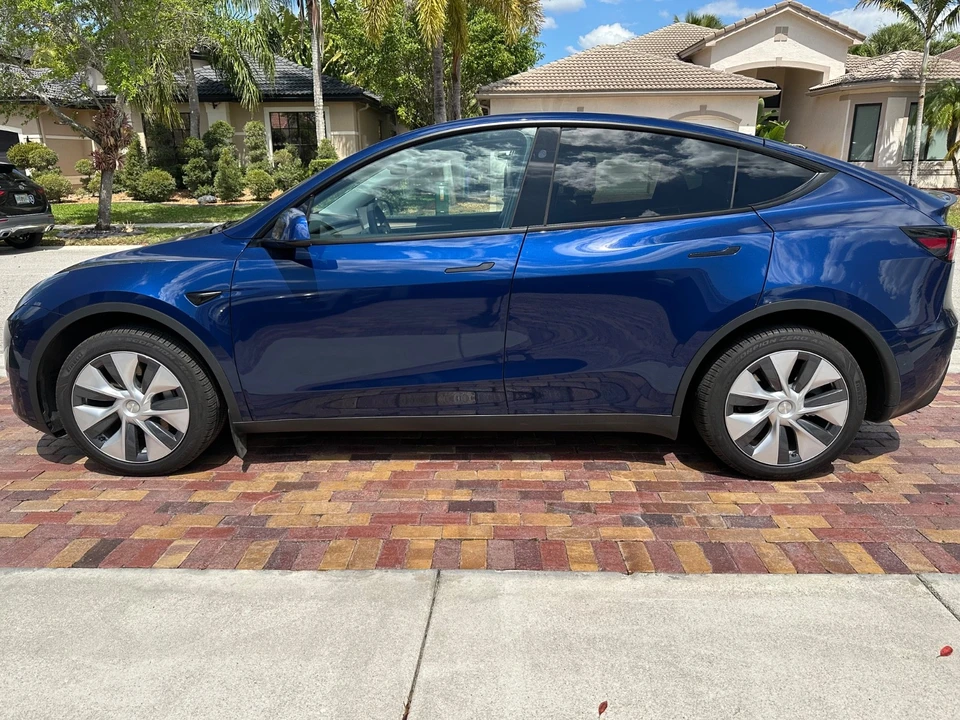 2023 Tesla Model Y - Image 4 of 21
