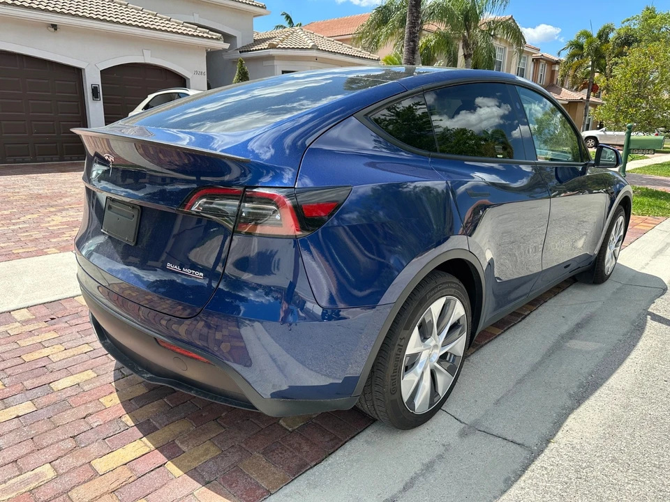 2023 Tesla Model Y - Image 7 of 21