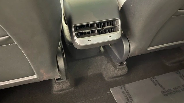 2023 Tesla Model Y - Image 29 of 31