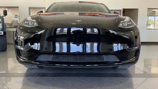 2023 Tesla Model Y - Image 8 of 31
