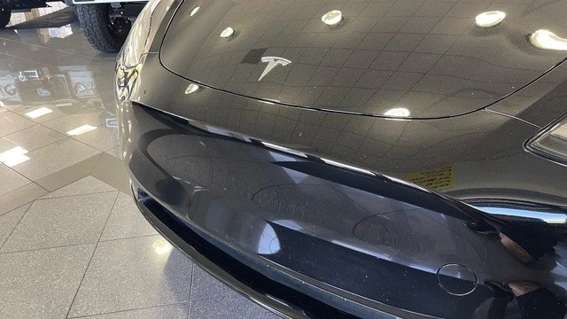 2023 Tesla Model Y - Image 11 of 31