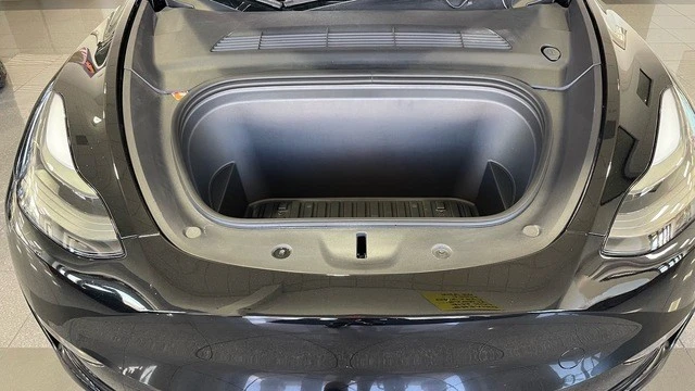 2023 Tesla Model Y - Image 19 of 31