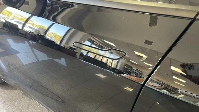 2023 Tesla Model Y - Image 12 of 31
