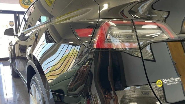 2023 Tesla Model Y - Image 14 of 31