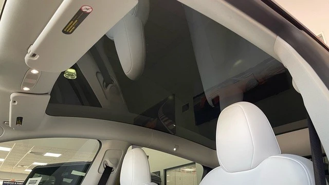 2023 Tesla Model Y - Image 27 of 31