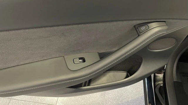 2023 Tesla Model Y - Image 31 of 31