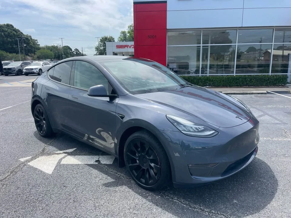 2023 Tesla Model Y - Image 2 of 11