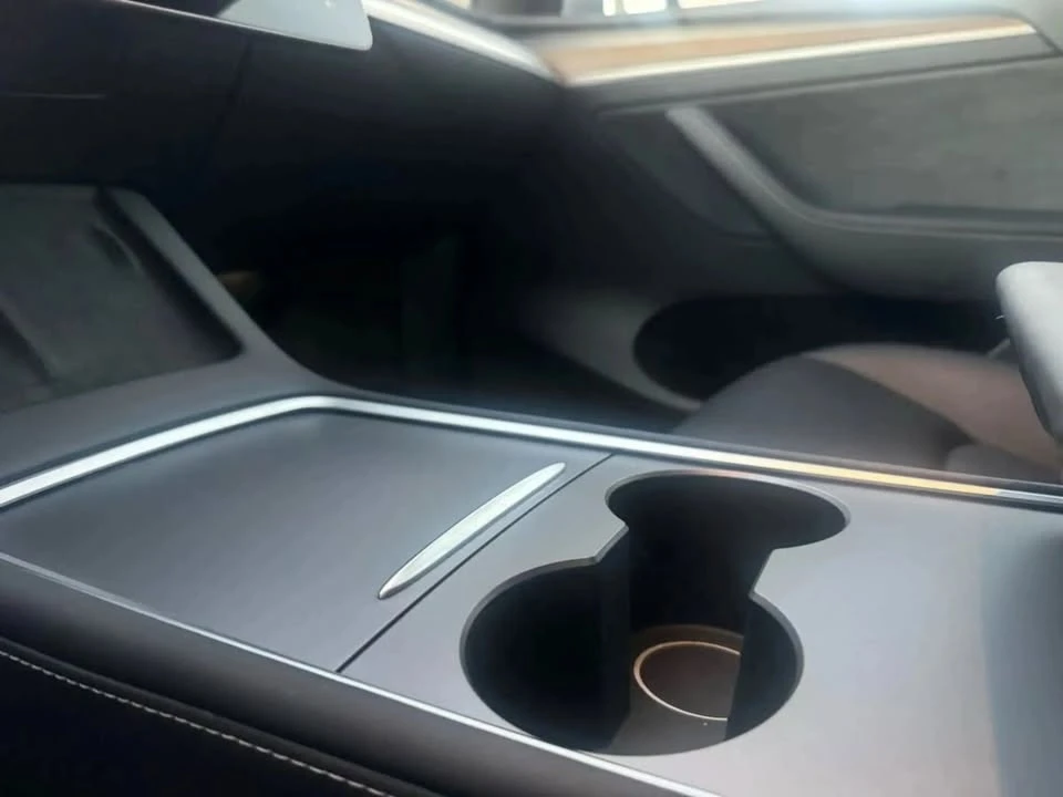 2023 Tesla Model Y - Image 17 of 20