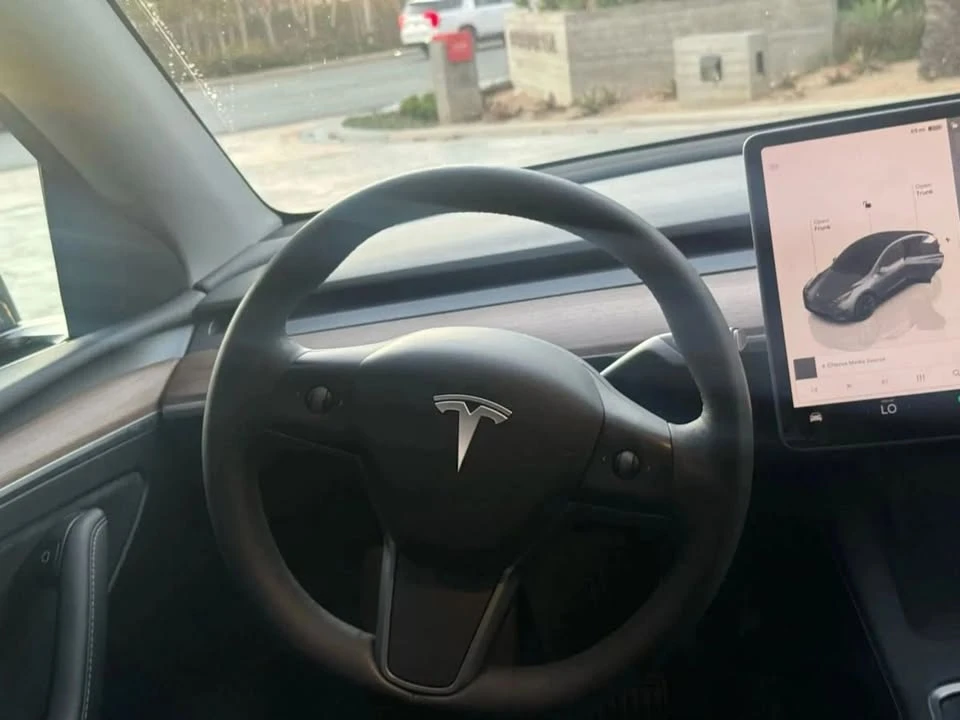 2023 Tesla Model Y - Image 14 of 20