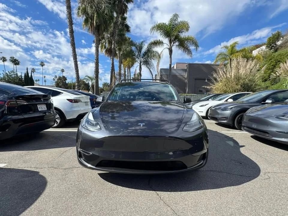 2023 Tesla Model Y - Image 2 of 20