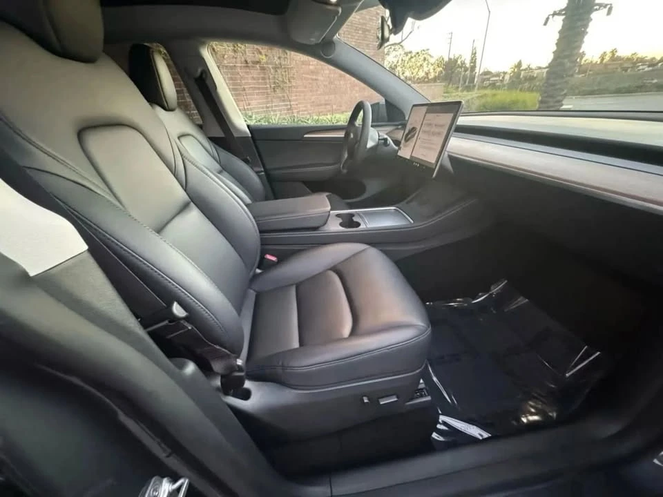 2023 Tesla Model Y - Image 12 of 20