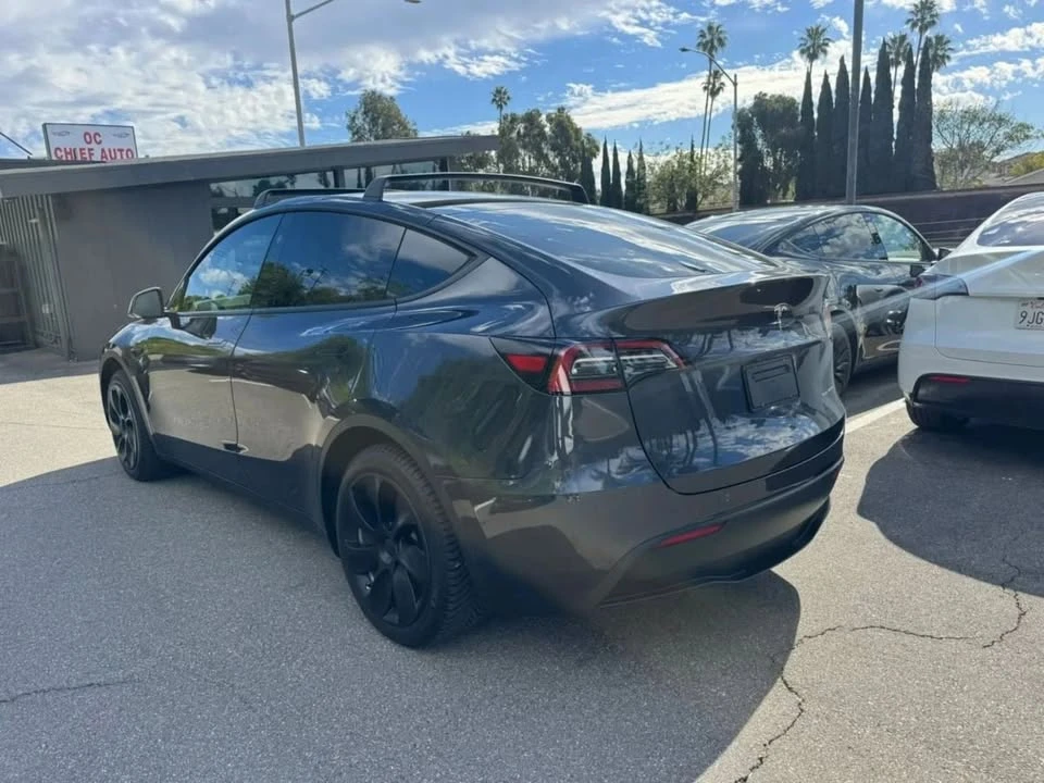 2023 Tesla Model Y - Image 5 of 20