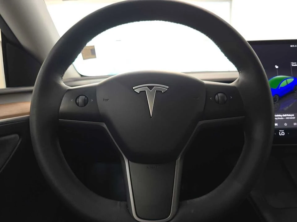 2023 Tesla Model Y - Image 10 of 16