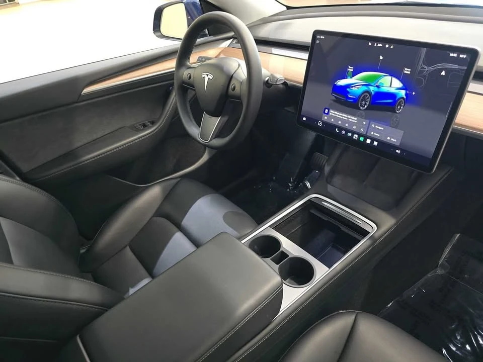 2023 Tesla Model Y - Image 15 of 16