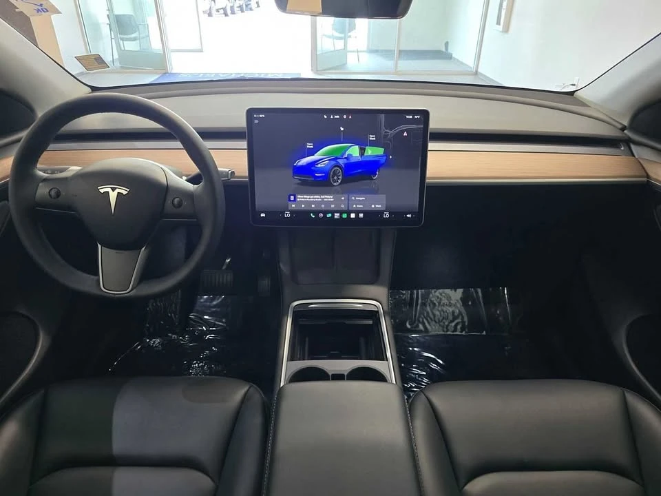 2023 Tesla Model Y - Image 9 of 16