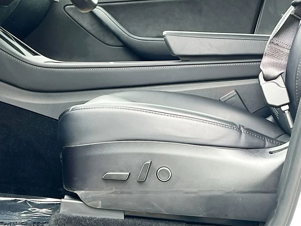2023 Tesla Model Y - Image 18 of 20