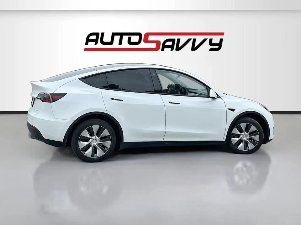 2023 Tesla Model Y - Image 8 of 20