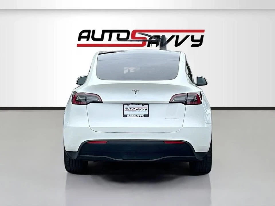 2023 Tesla Model Y - Image 7 of 20