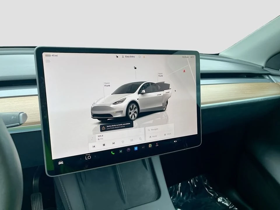 2023 Tesla Model Y - Image 17 of 20