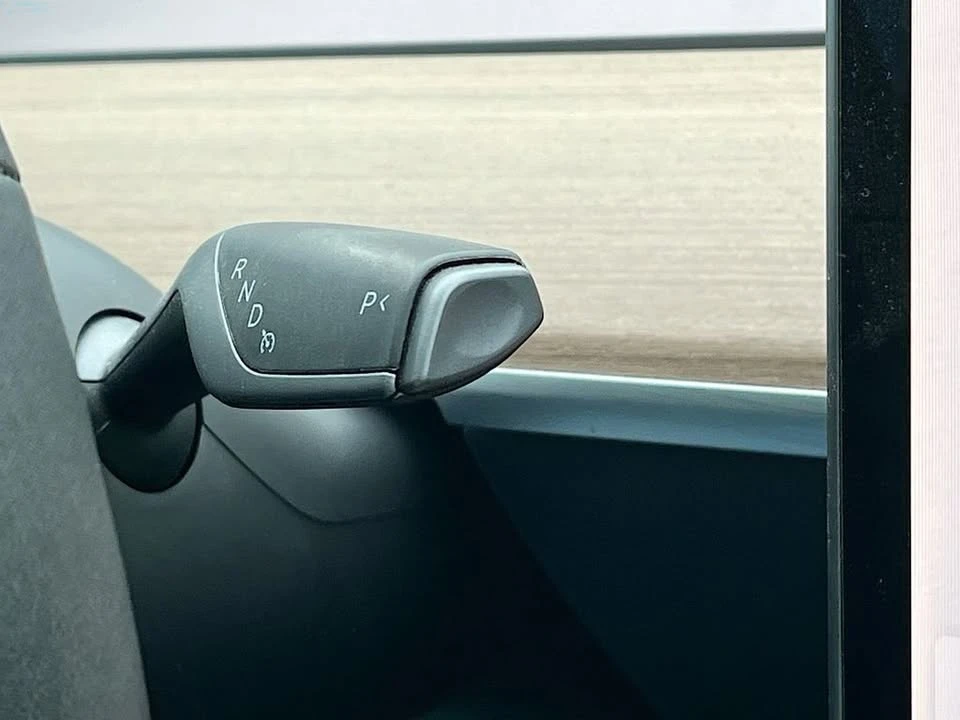 2023 Tesla Model Y - Image 15 of 20