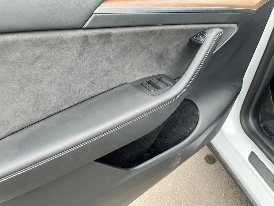 2023 Tesla Model Y - Image 16 of 20