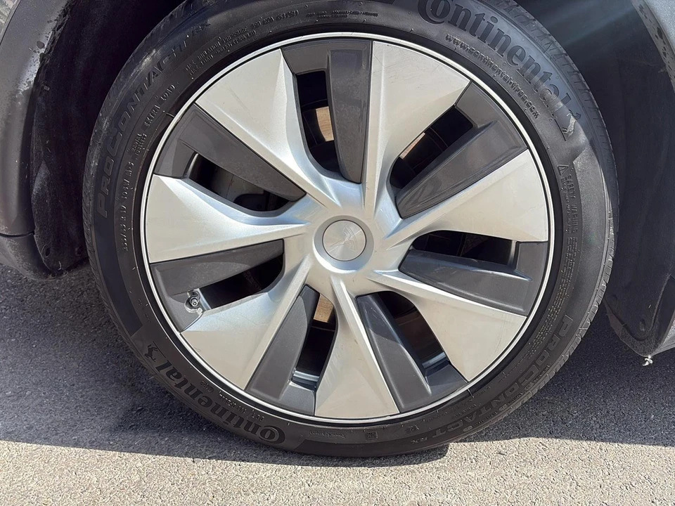 2023 Tesla Model Y - Image 11 of 21