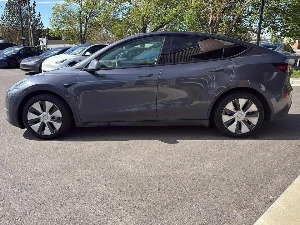 2023 Tesla Model Y - Image 5 of 21