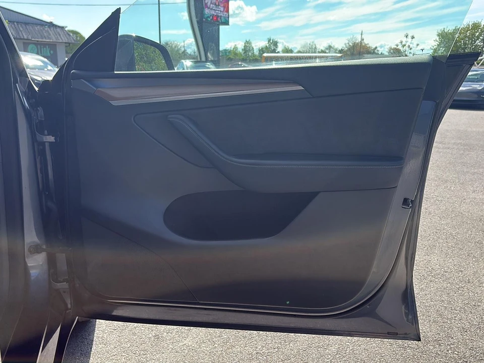 2023 Tesla Model Y - Image 10 of 21