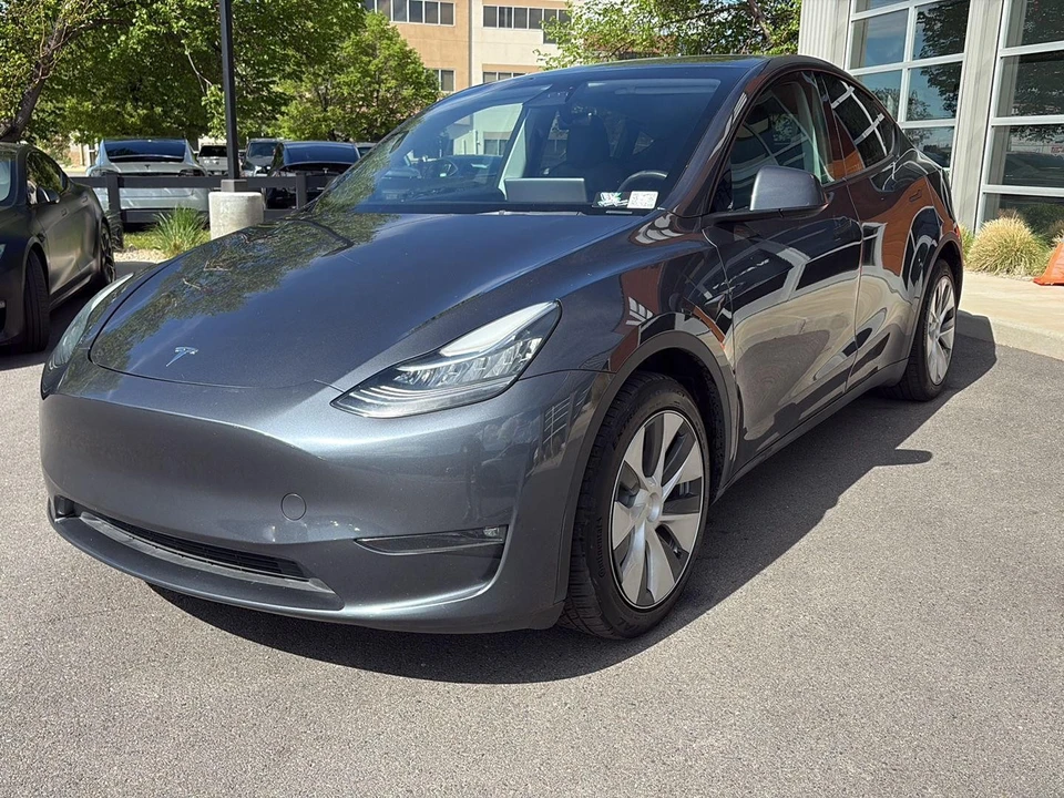 2023 Tesla Model Y - Image 4 of 21