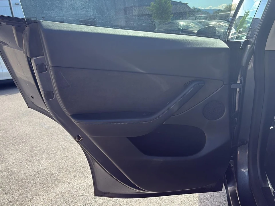 2023 Tesla Model Y - Image 17 of 21
