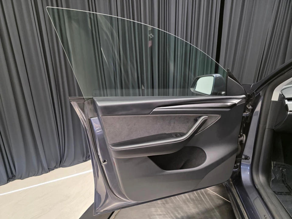 2023 Tesla Model Y - Image 15 of 21