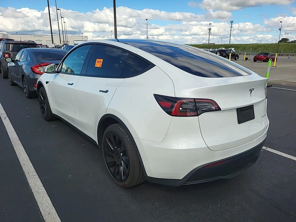 2023 Tesla Model Y - Image 3 of 6