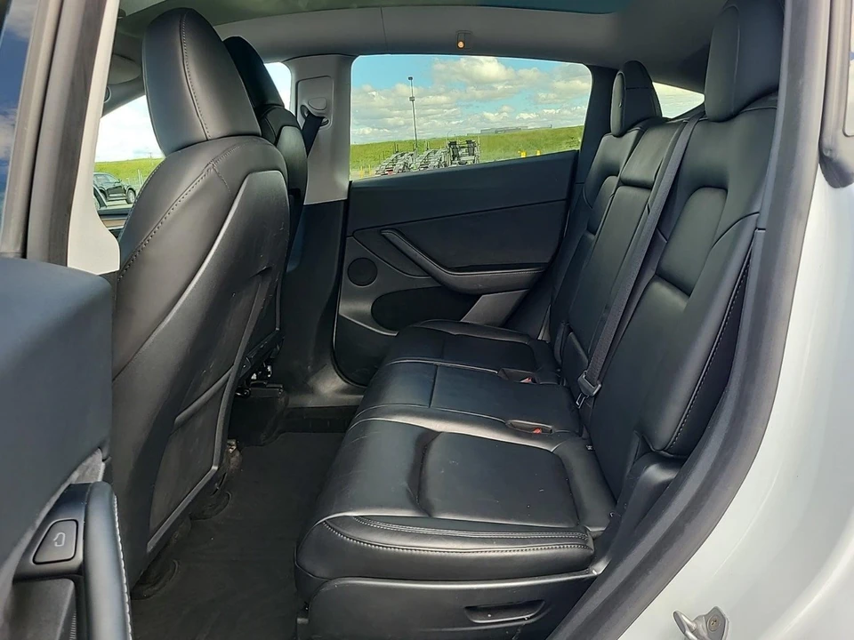 2023 Tesla Model Y - Image 5 of 6