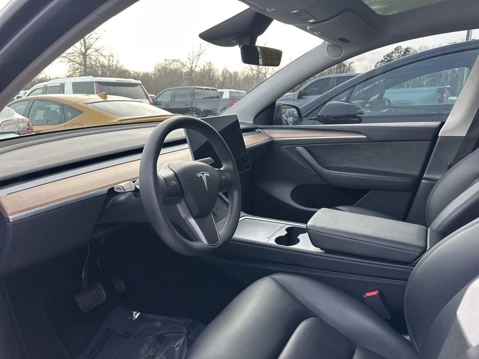 2023 Tesla Model Y - Image 3 of 6