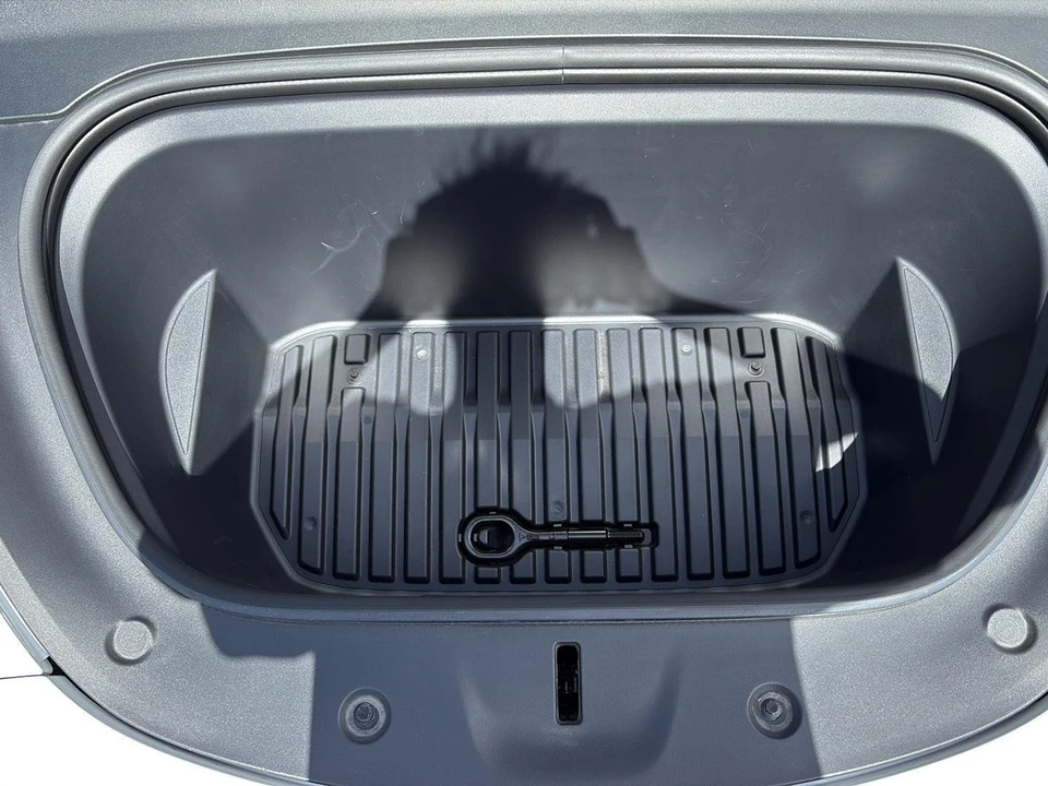2023 Tesla Model Y - Image 27 of 27