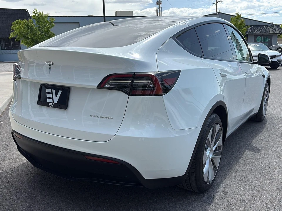2023 Tesla Model Y - Image 8 of 27