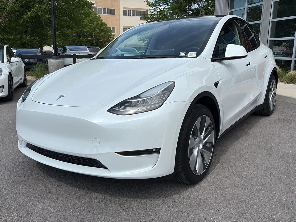 2023 Tesla Model Y - Image 4 of 27